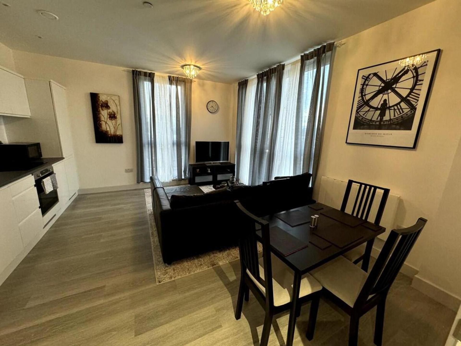 Cozy Bracknell Apartment With Modern Amenities Esterno foto
